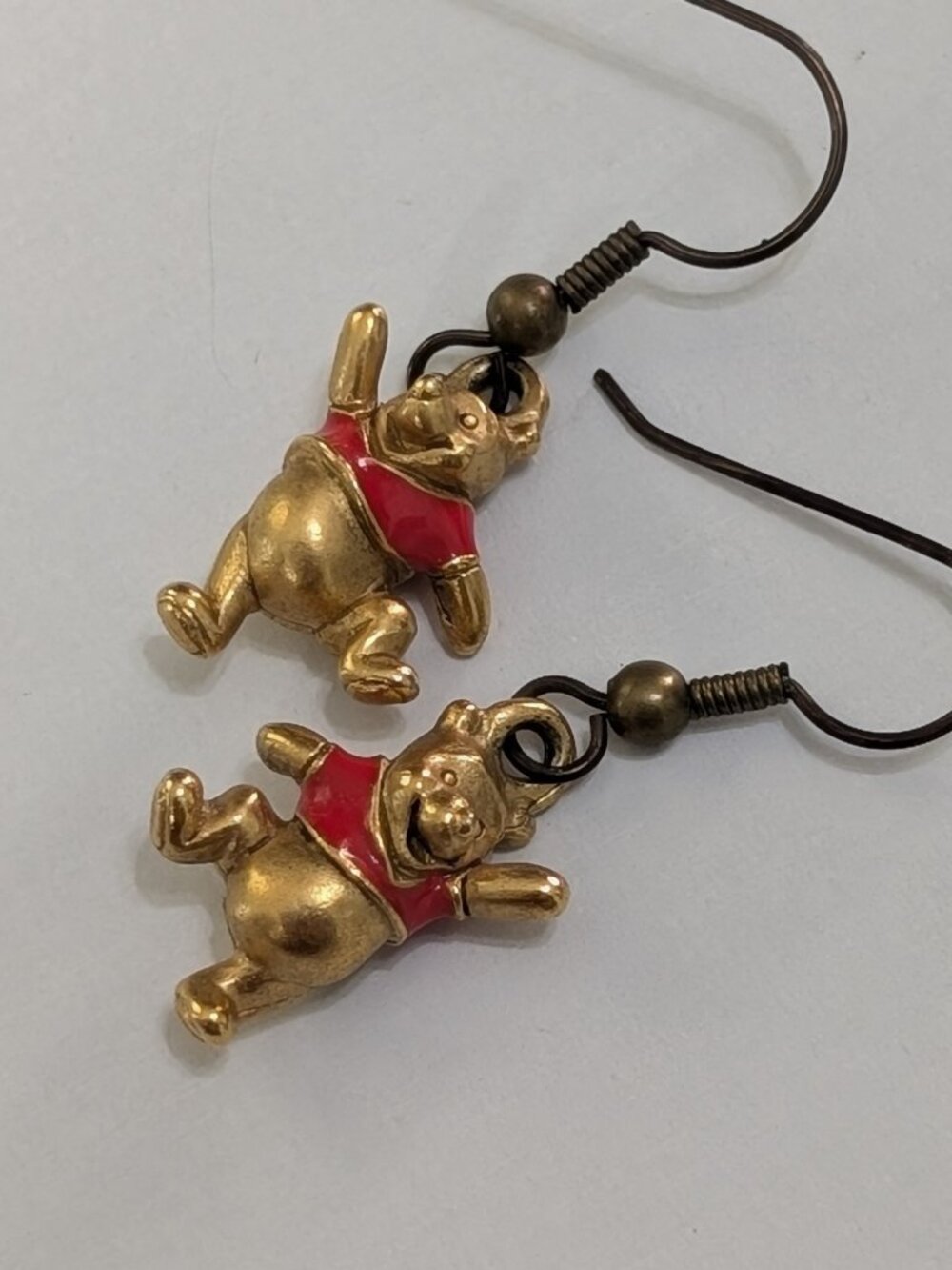 VTG Winnie The Pooh Earrings Disney Signed Gold Tone Dangle